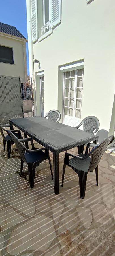 Poissy Appartements Cosy מראה חיצוני תמונה
